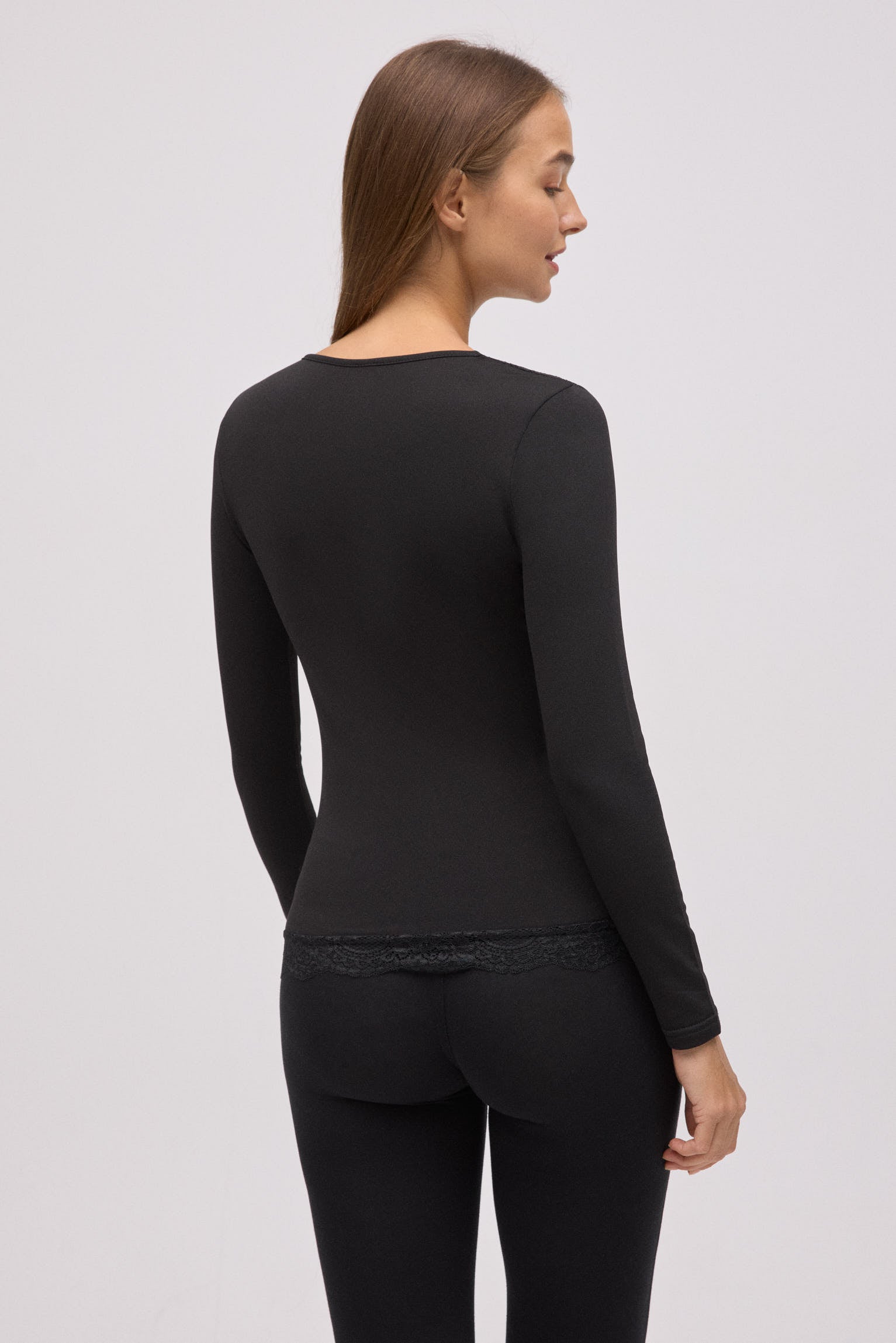 Camisola Térmica de Manga Comprida para Mulher com Gola em Bico e Renda