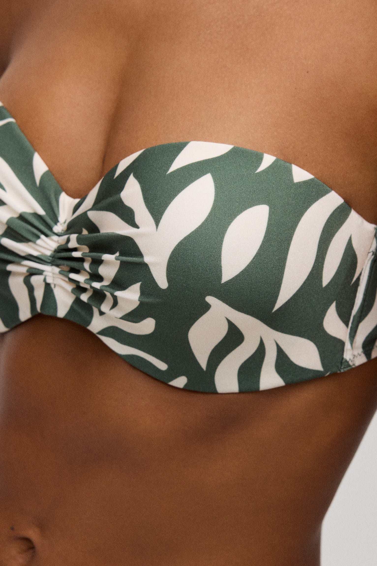 Conjunto de biquíni bandeau brasileiro com brilho