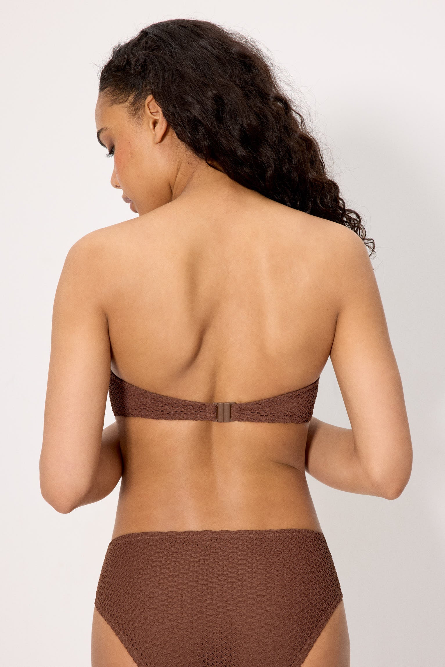 Top de Biquíni Bandeau com Tecido Calado Castanho – Copa C