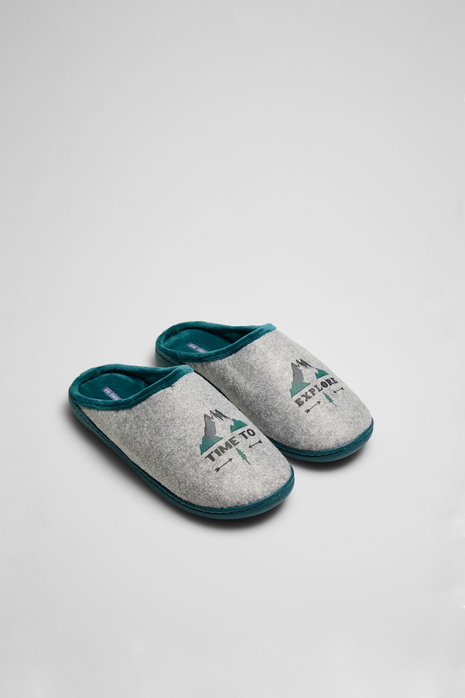 Chinelos time to explore