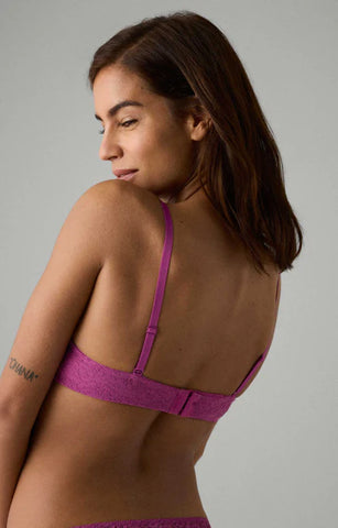 Sutiã push-up com design de renda