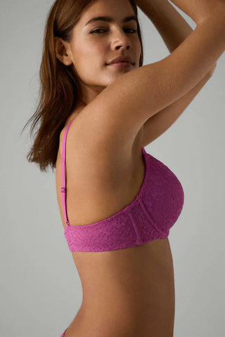 Sutiã push-up com design de renda
