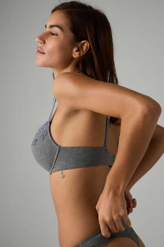 Sutiã push-up cruzado nas costas