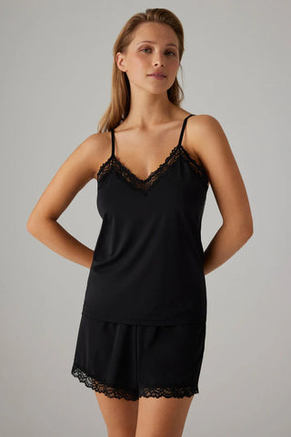 Conjunto Camisola de Alças e Calções com Renda