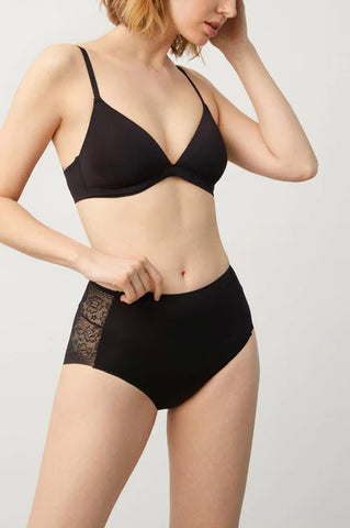 Cueca maxi invisível com renda