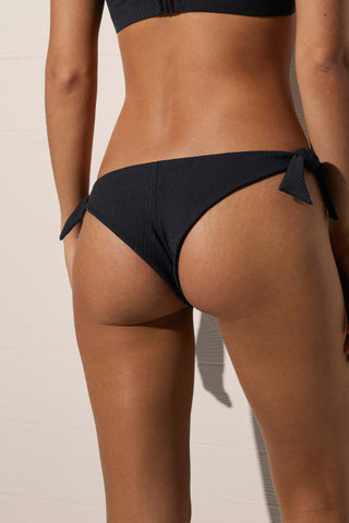 Cueca biquini brasileira