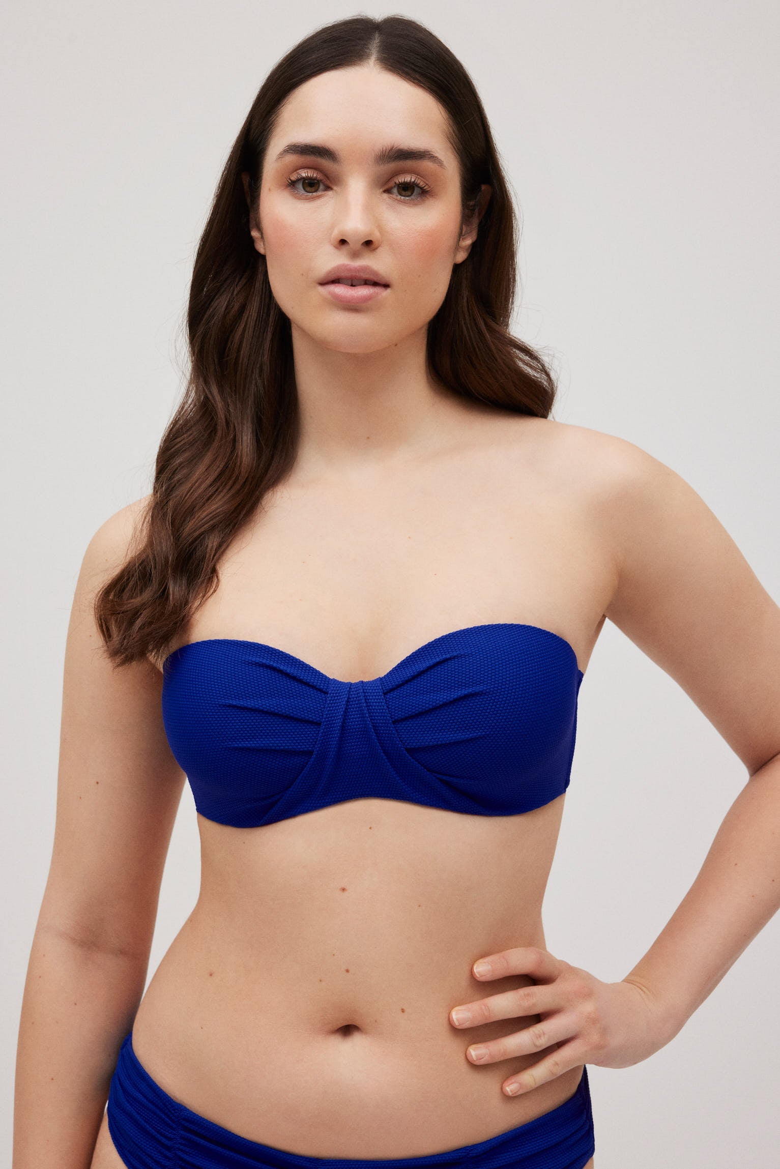 Top biquíni bandeau piqué azul-marinho copas C e D