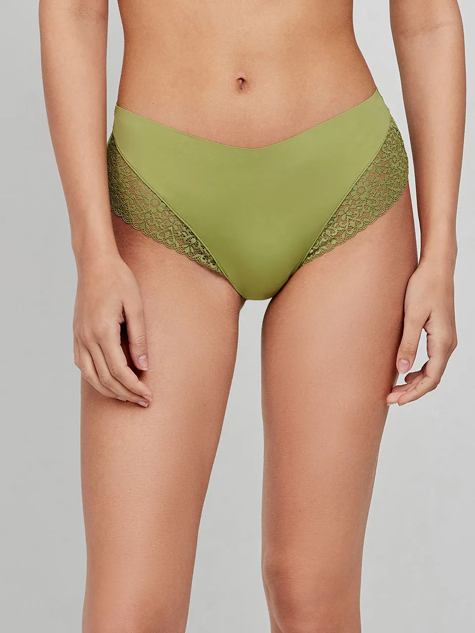 Cueca alta de renda extra plana