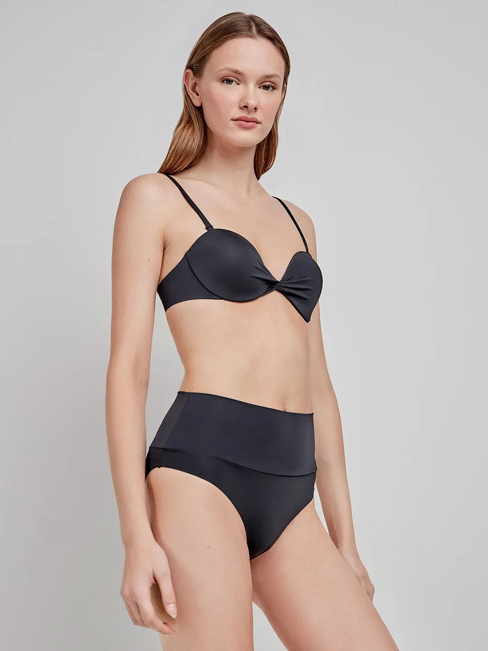 Cueca de biquíni alta multiposições