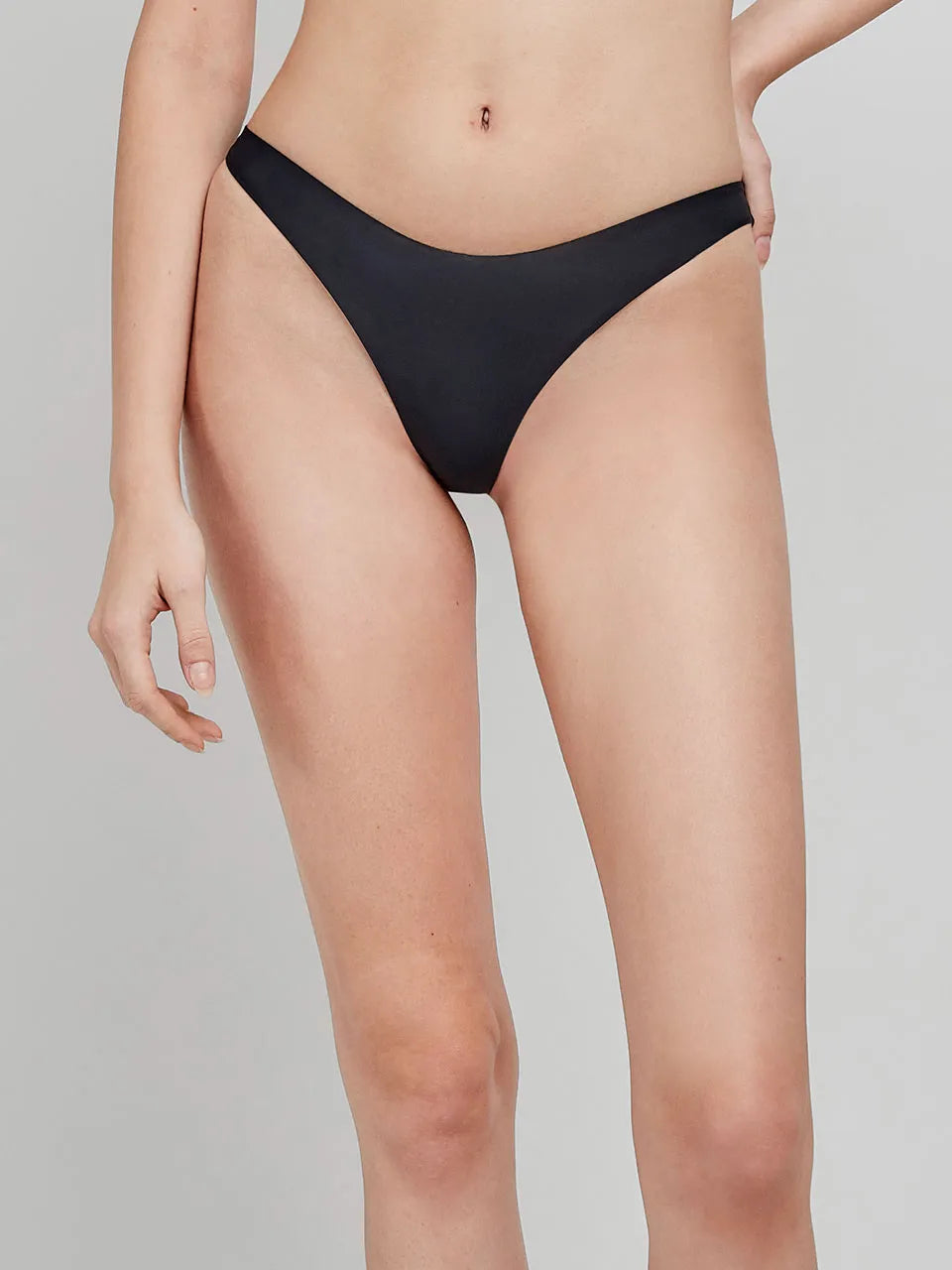 Cueca de biquíni brasileira com corte em V