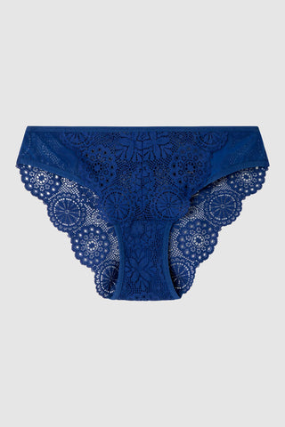 Cueca clássica de renda