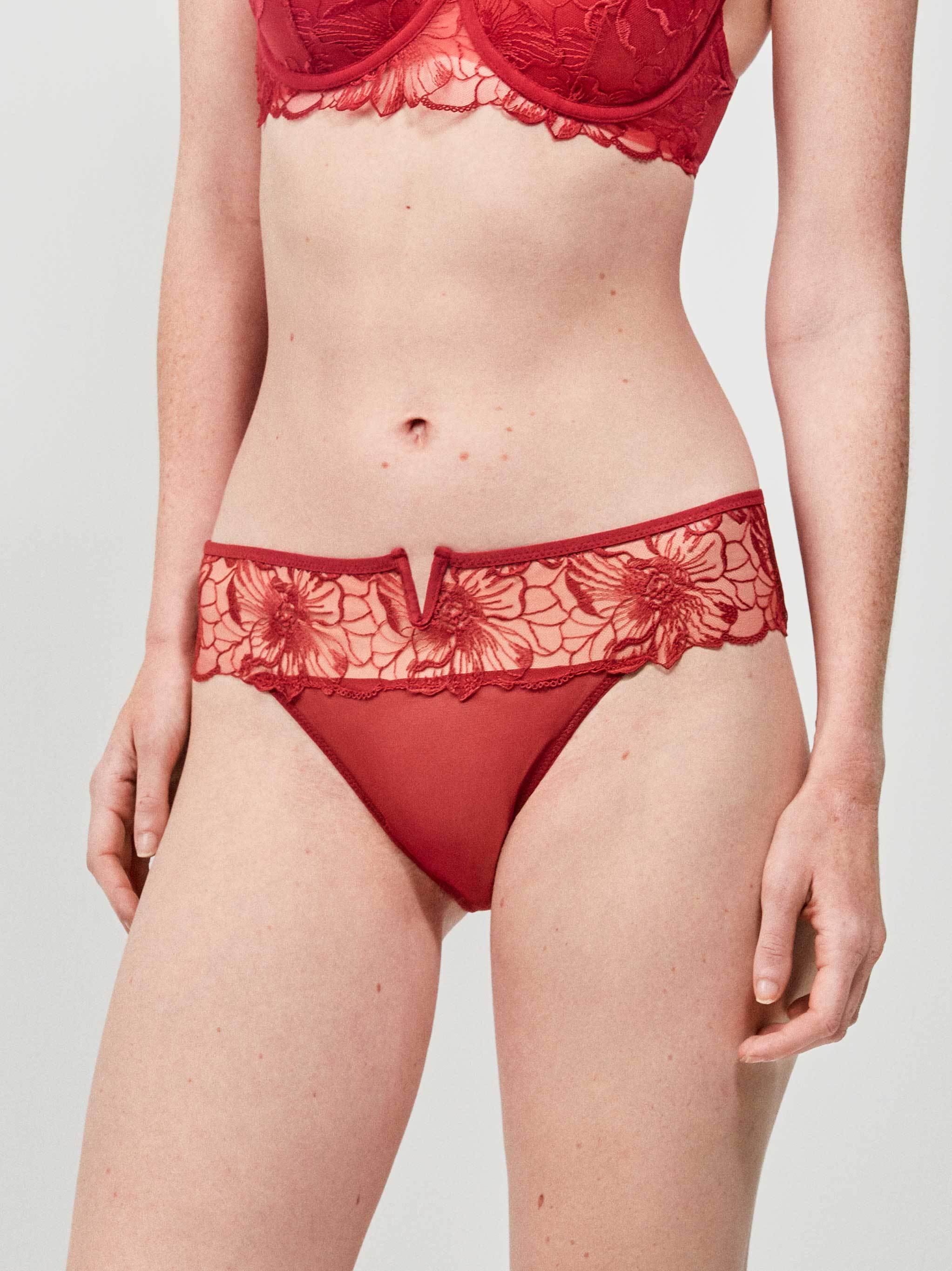 Cueca de renda Gisela