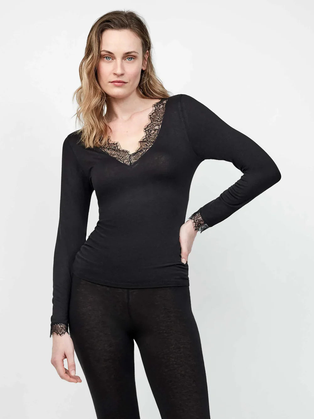 Camisola Térmica de Manga Comprida com Lã, Gola em Bico e Renda