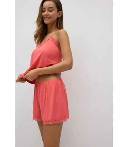 Conjunto Camisola de Alças e Calções com Renda