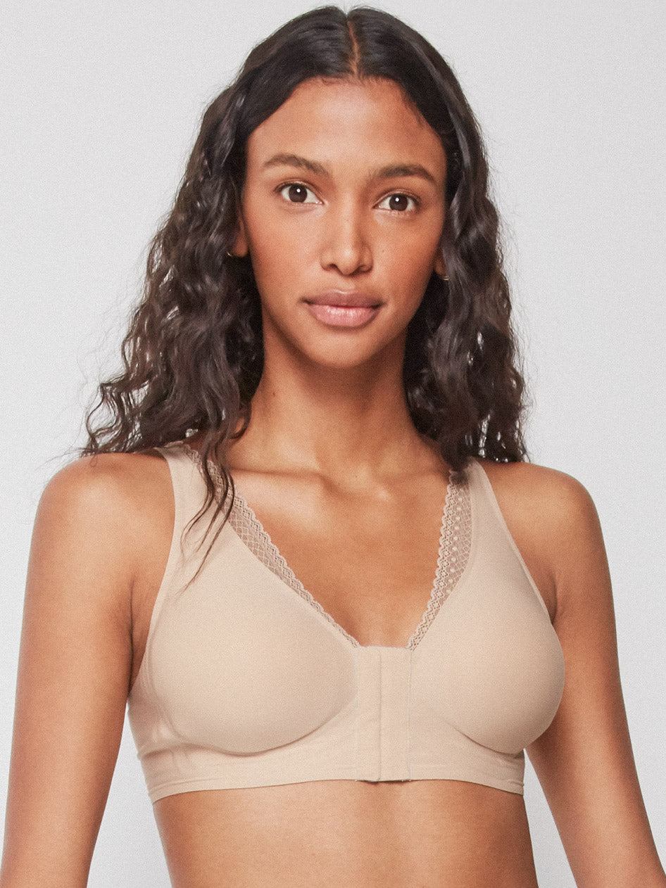 Sutiã pós-operatório sem aro e com espuma removível