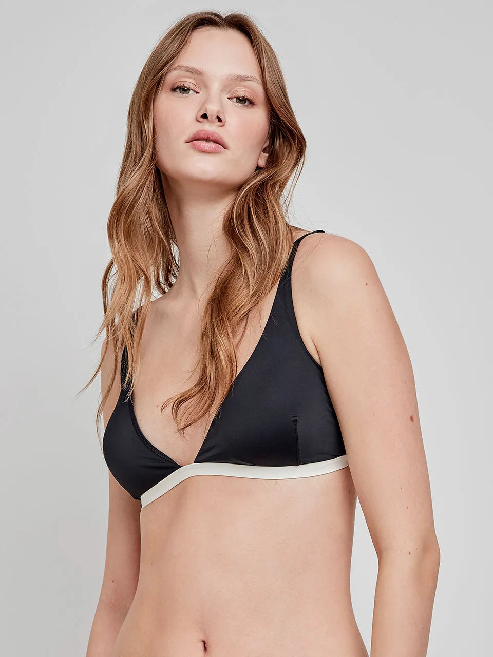 Top de biquíni triangular removível em espuma bicolor