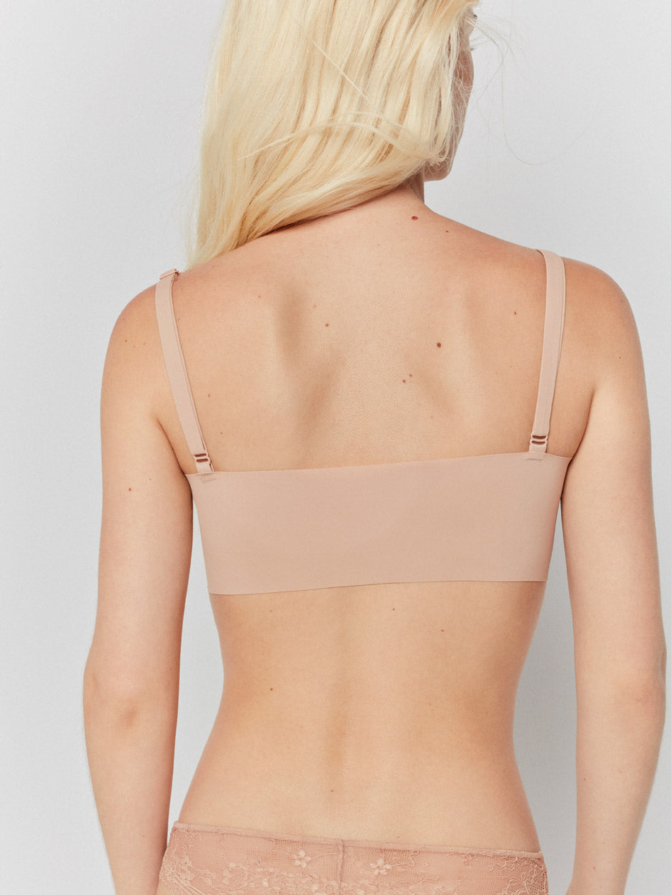 Sutiã sem aro e com espuma removível